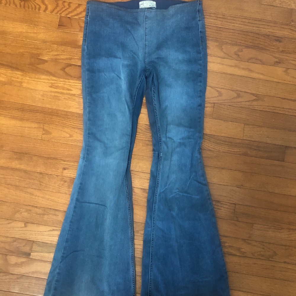 Free People Stretch Flair Jeans